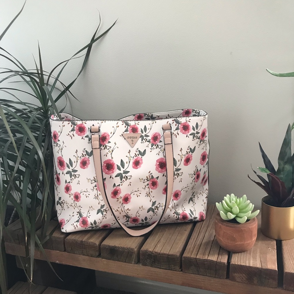 Gorgeous Guess floral print tote purse